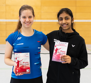 Nadja-Christine Reihle und Partnerin Hasini Nandamuri (SV Fun-Ball Dortelweil) siegen bei der B-Rangliste Mitte in Heiligenwald im Doppel U17